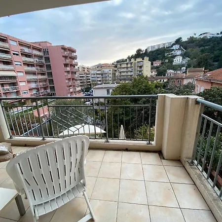 Beau 3 P. Parfaitement Situe Et Place De Parking A Disposition *