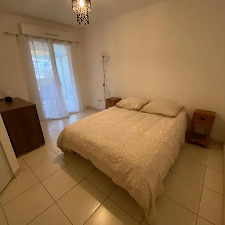 Apartment Beau 3 P. Parfaitement Situe Et Place De Parking A Disposition