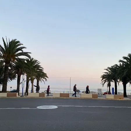 Beau 3 P. Parfaitement Situe Et Place De Parking A Disposition